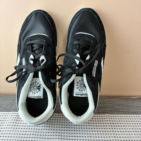 Reebok Classic Women's Sneakers Size US 7 Black White Athletic Shoes - Picture 5 of 7